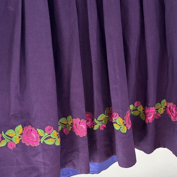 Adorable Heller Purple Dirndl Dress with Floral Embroidery M/L - Picture 9 of 10